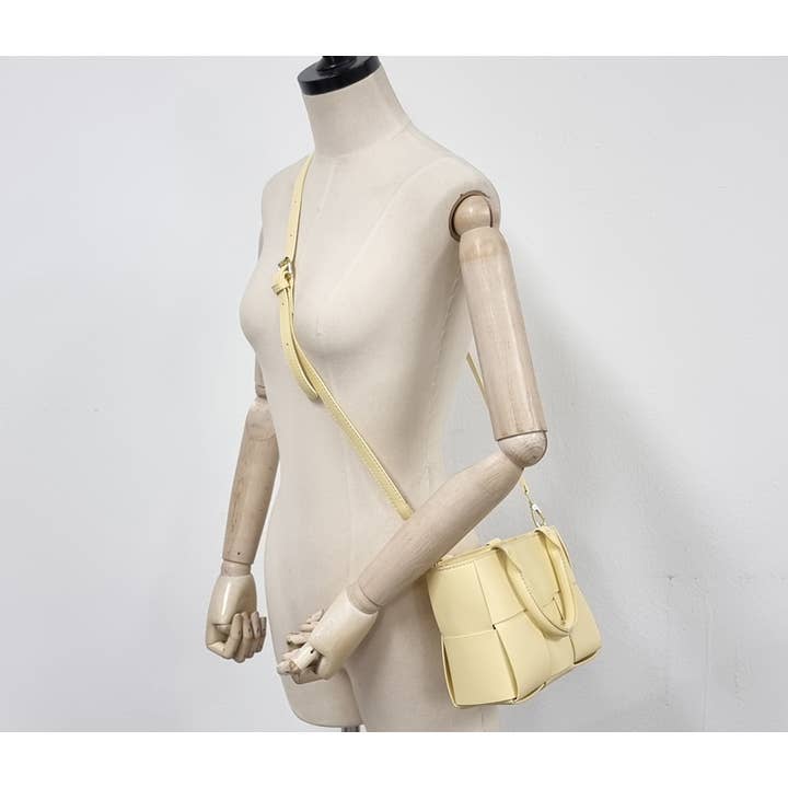 Comfortarians - Wholesale Tote Bag - Women's - Vegan Leather Tote/ woven Leather Bag2