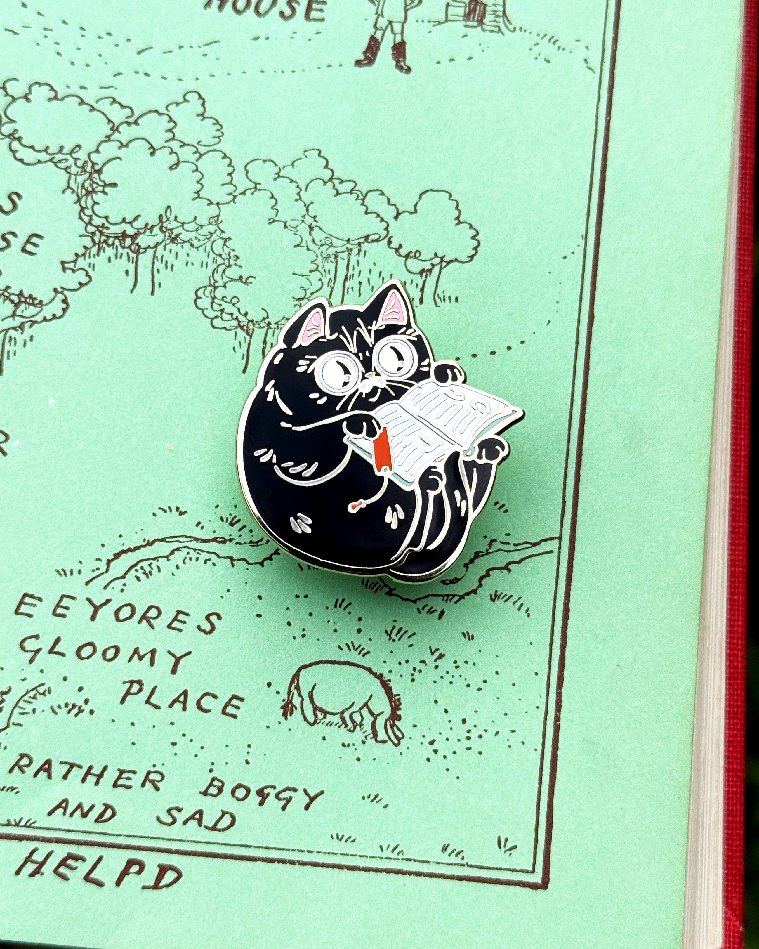 Paper Puffin - Wholesale Lapel Pin/Button - Book Reading Cat Enamel Pin  4
