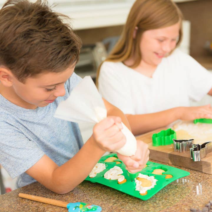 Handstand Kitchen - Wholesale Toy Set - Kids - Dinosaur Ultimate Baking Party Set