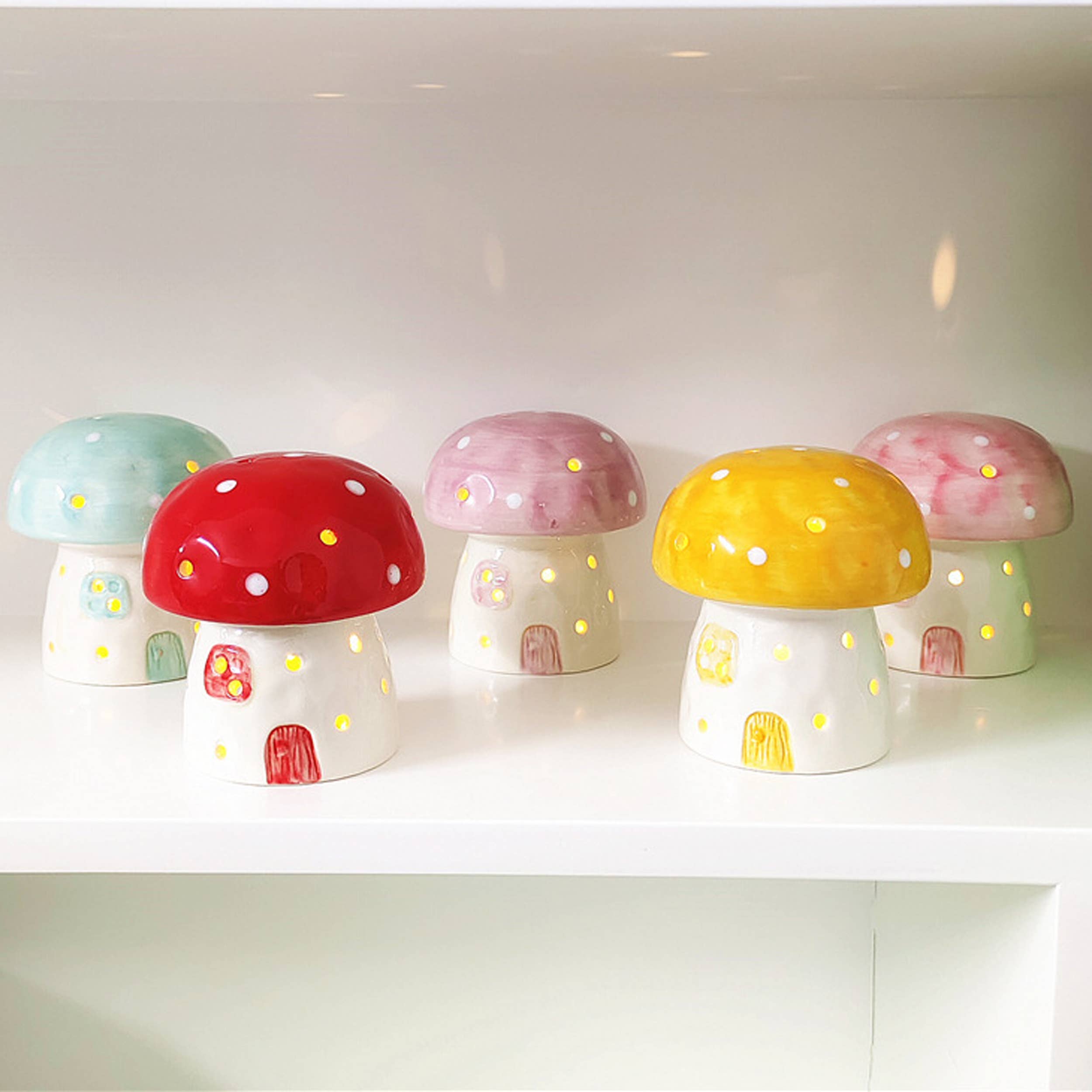 La Bella Monte - Wholesale Retailer Sample - Home Decor - Creative High-looking Mushroom Lantern For Décor1