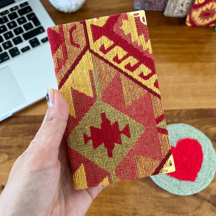 Piccolo taccuino con design a tappeto, simpatico diario tascabile per la vendita all'ingrosso da parte di Umays Boho