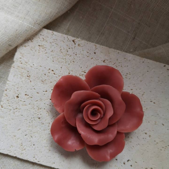 Sweet Happiness - Wholesale Novelty Candle - Flore candle and its holder1