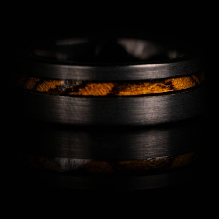 Anello in legno nero di tungsteno, Banda in legno per uomo, Anello in legno 9 per la vendita all'ingrosso da parte di AxBands