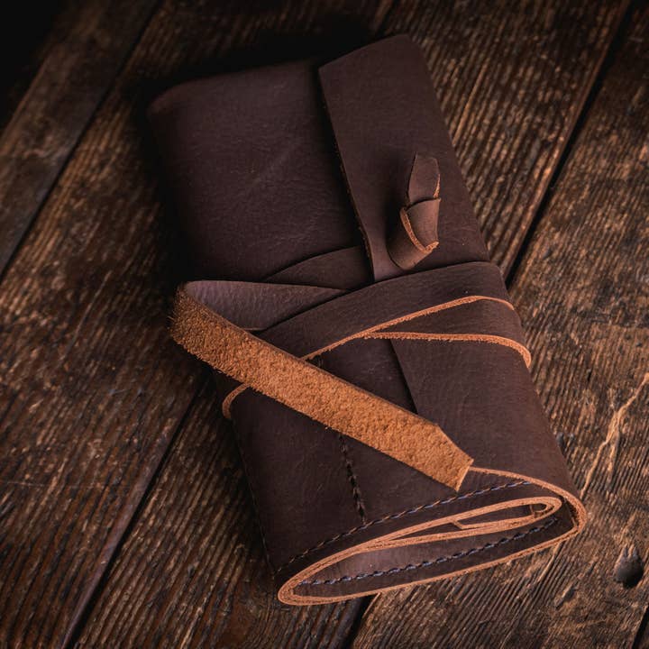 Craft and Lore - Wholesale Humidor/Cigar Accessory - Rustic Leather Pipe Roll