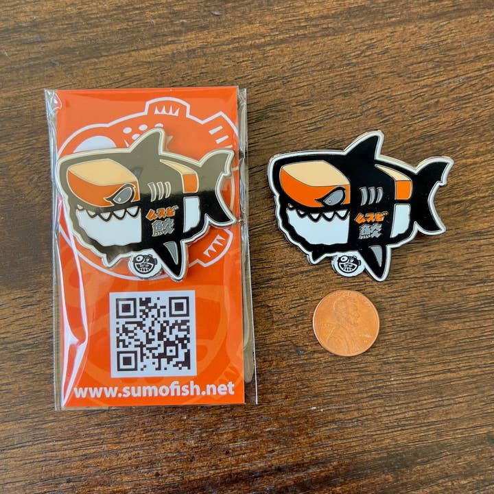 Alfiler esmaltado Shark Musubi para venta al por mayor de Sumofish