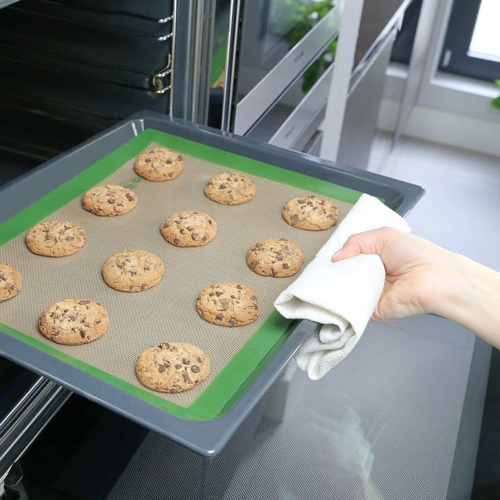 Beewise - Wholesale Baking Sheet/Mat - Reusable Silicone Baking Mat | Parchment Paper Alternative