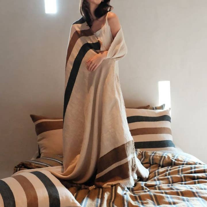 Julian Coverlet Stripe 280x240 cm for engroshandel hos Libeco Home