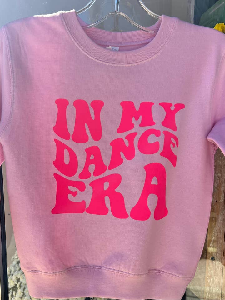 Pull à col rond "In My Dance Era" pour la vente par Beyond the Barre