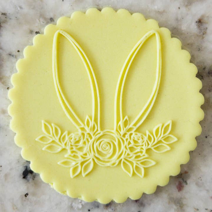 Tampon à gaufrer à motif floral en forme d'oreilles de lapin pour biscuits et biscuits, Pâques pour la vente par Cut Bake Stamp