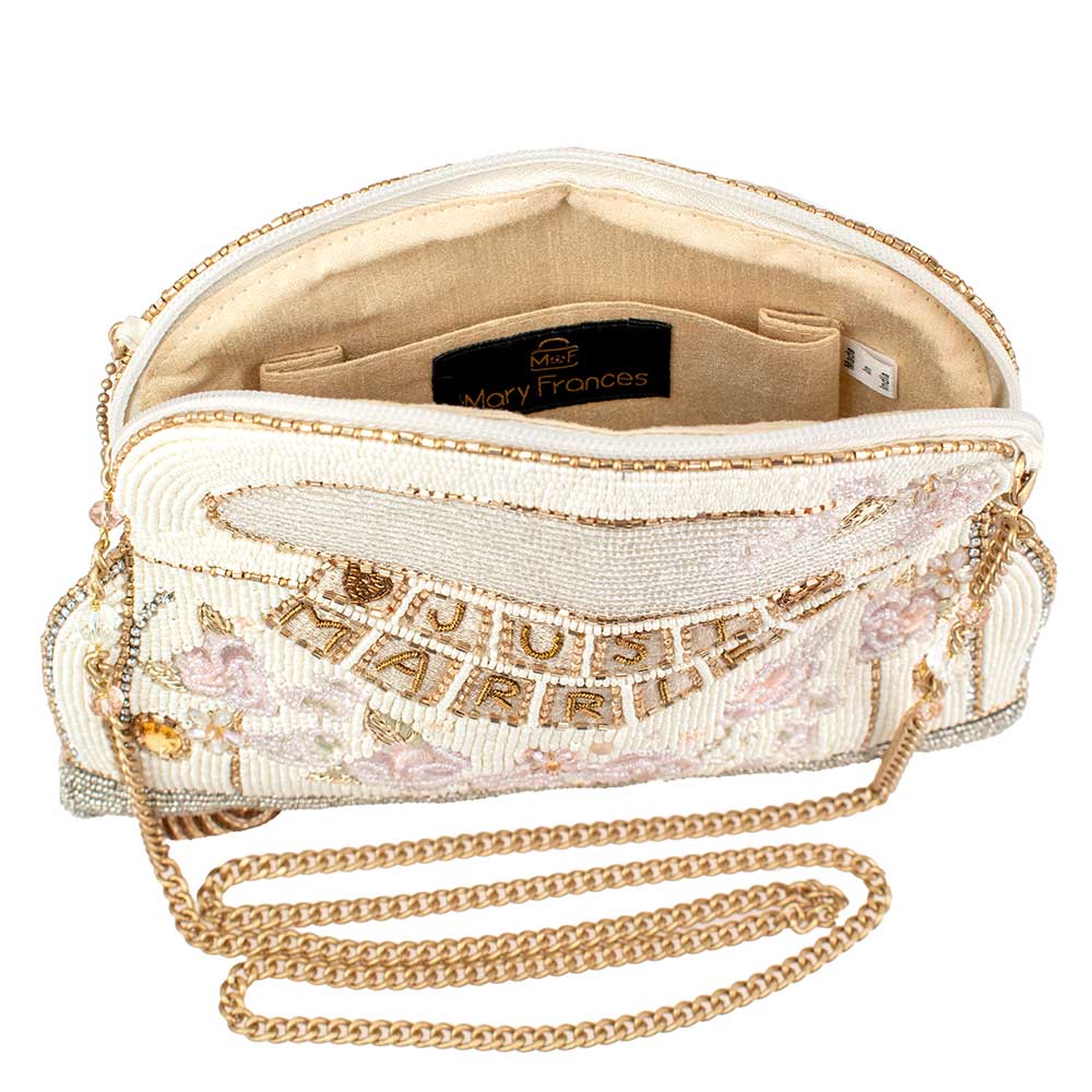 Mary Frances Accessories – bolsa tiracolo - Mulher por atacado – Bolsa transversal com imagem de carro e miçangas Just Married4