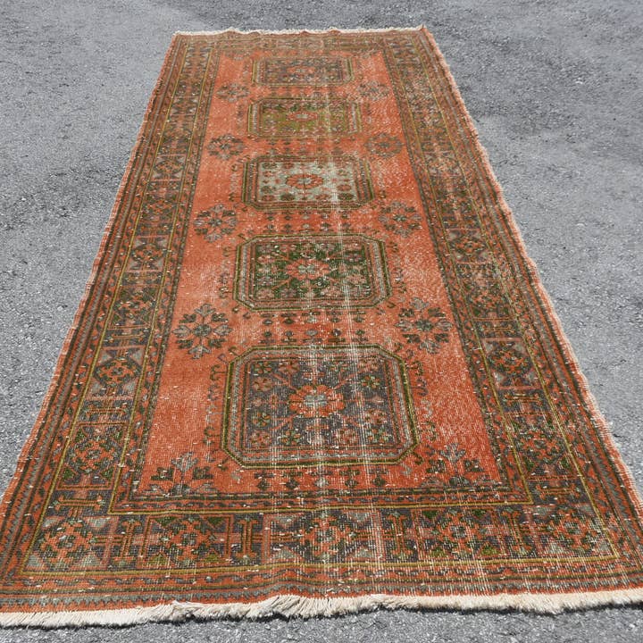 Tapete Feito à Mão Laranja e Verde, Tapete de Área 4,5x11,7 Pés por atacado de Vintage Rugs Loom