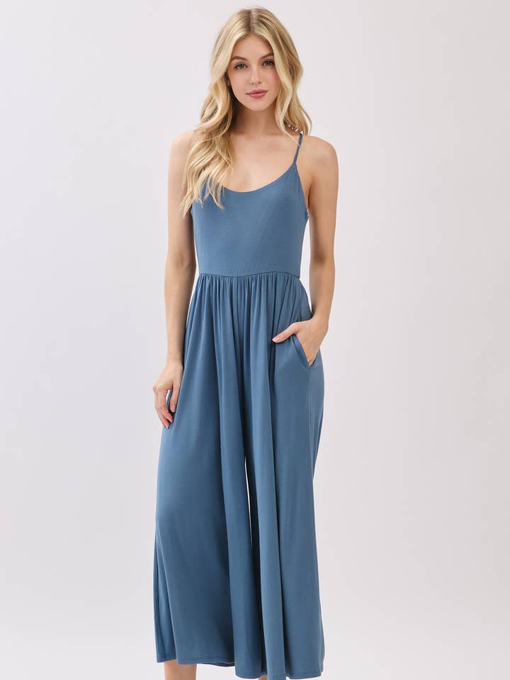 Macacão Flare de Perna Larga com Alça Ajustável - VJU60179 por atacado de Final Touch