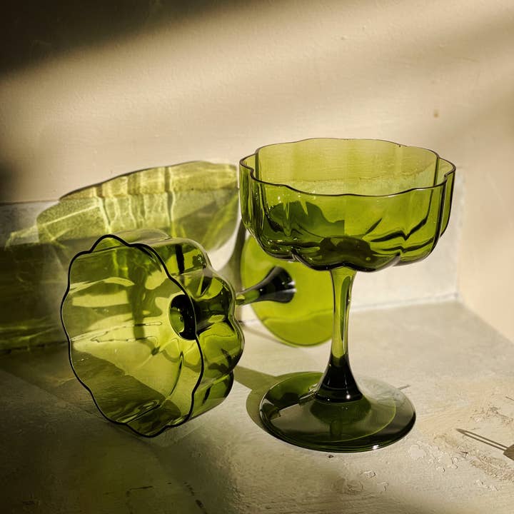 Eloise and Oliver - Wholesale Cocktail/Liquor Glass - Petal Martini Glass2