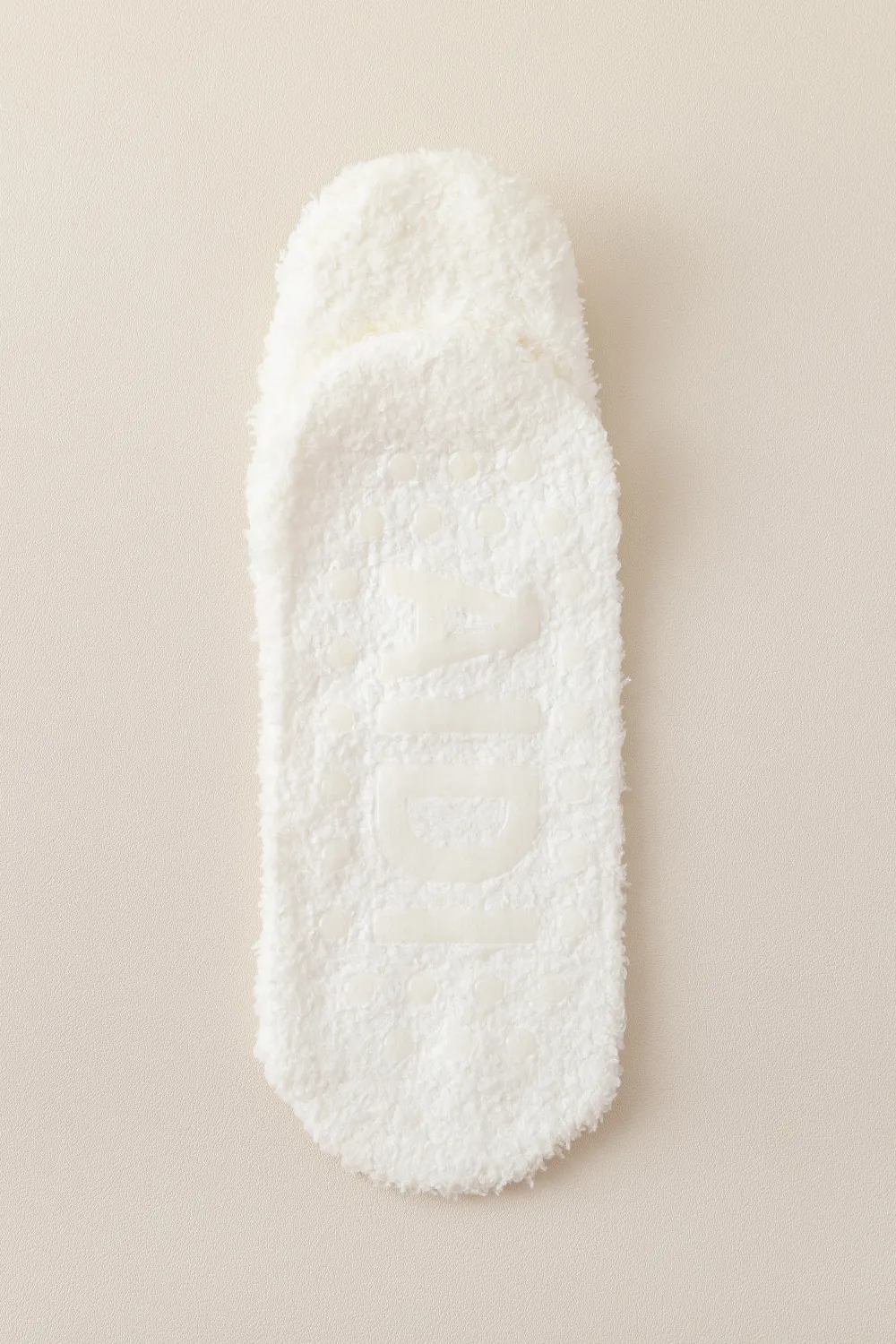 Marc JoJo – wholesale Socks – Women's – 🧘 ♀️🛋️ Non-Slip Fuzzy Yoga and Home Socks1