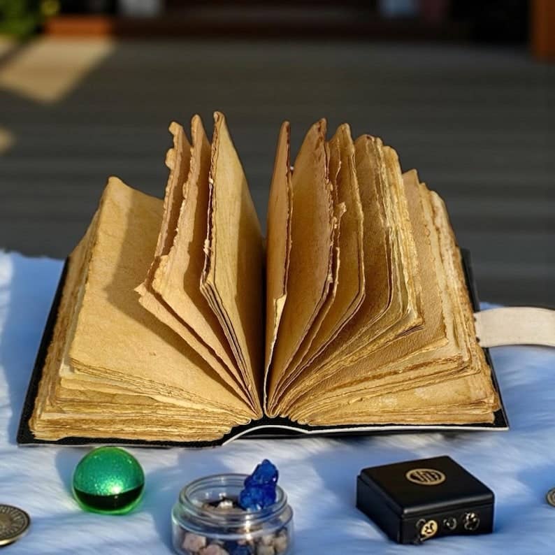 Leatherooze - Vente Journal intime - Grimoire en cuir fait main, livre des ombres rechargeable5