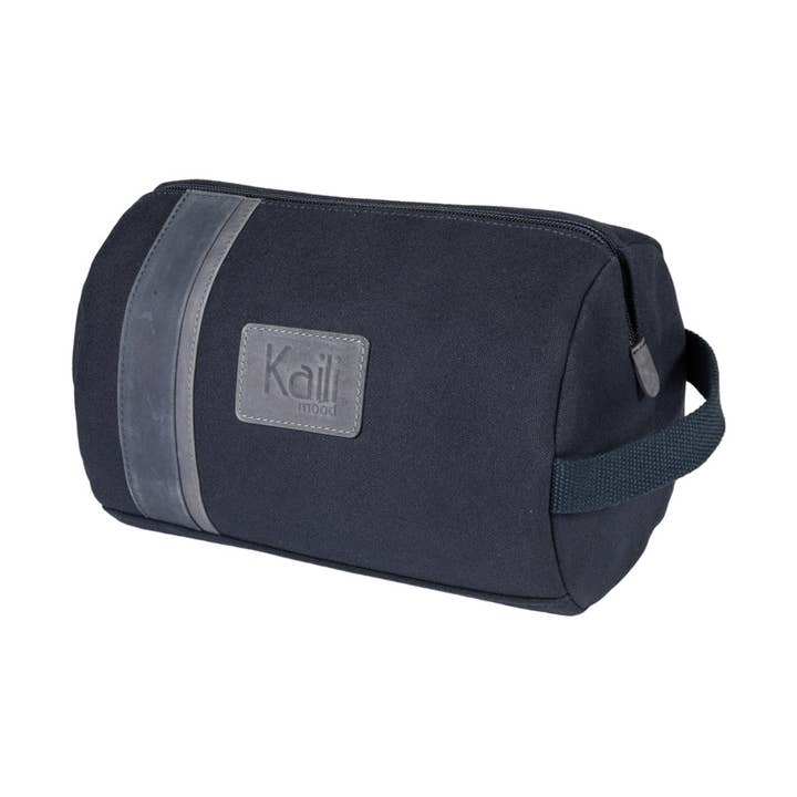 K2005DF | Beauty Case in 100% Cotton/Genuine Full Grain Leather Canvas, Naked. Color Blue. Side handle. Zip closure. Dimensions: 25 x 15 x 17 cm. Packaging: TNT bag for wholesale by Kaili mood / RENATO BORZATTA - Italy since 1978 -