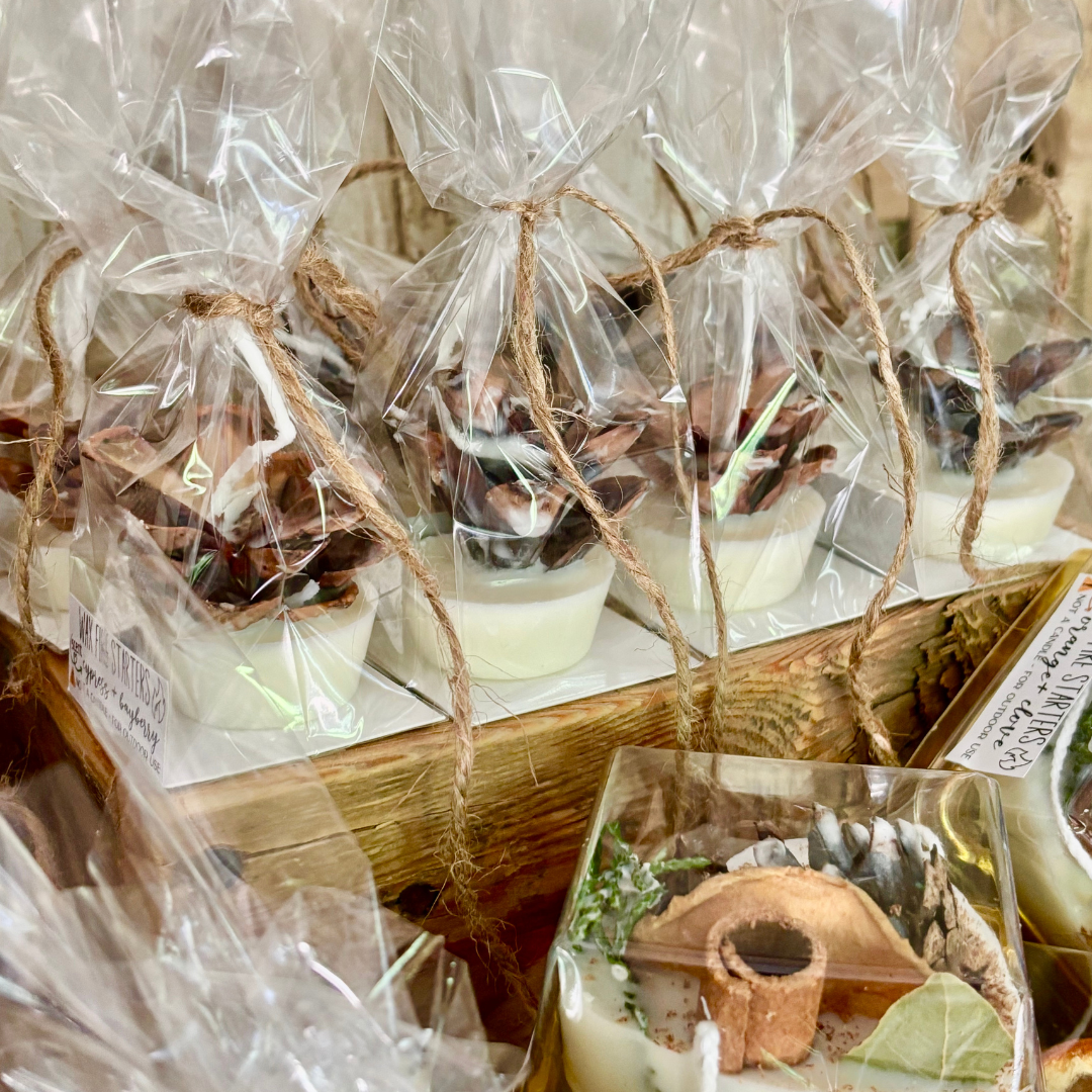 Mana Market Co. - Vente Cadeaux pour invités - Pommes de pin allume-feu ~ Le cadeau rustique parfait pour une fête4