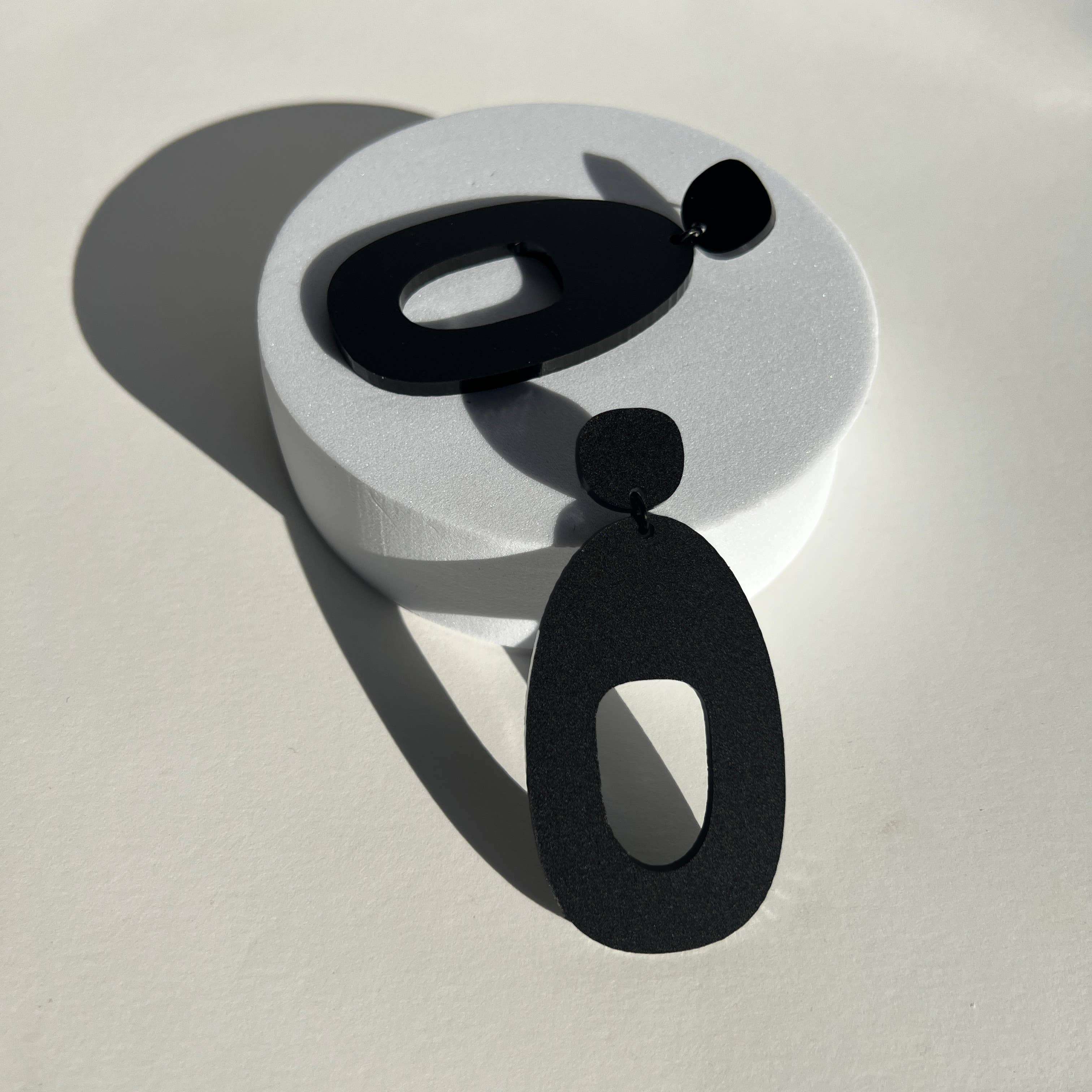 Mingled – wholesale Dangle earrings – Soko Large Black Statement Dangle Earrings2