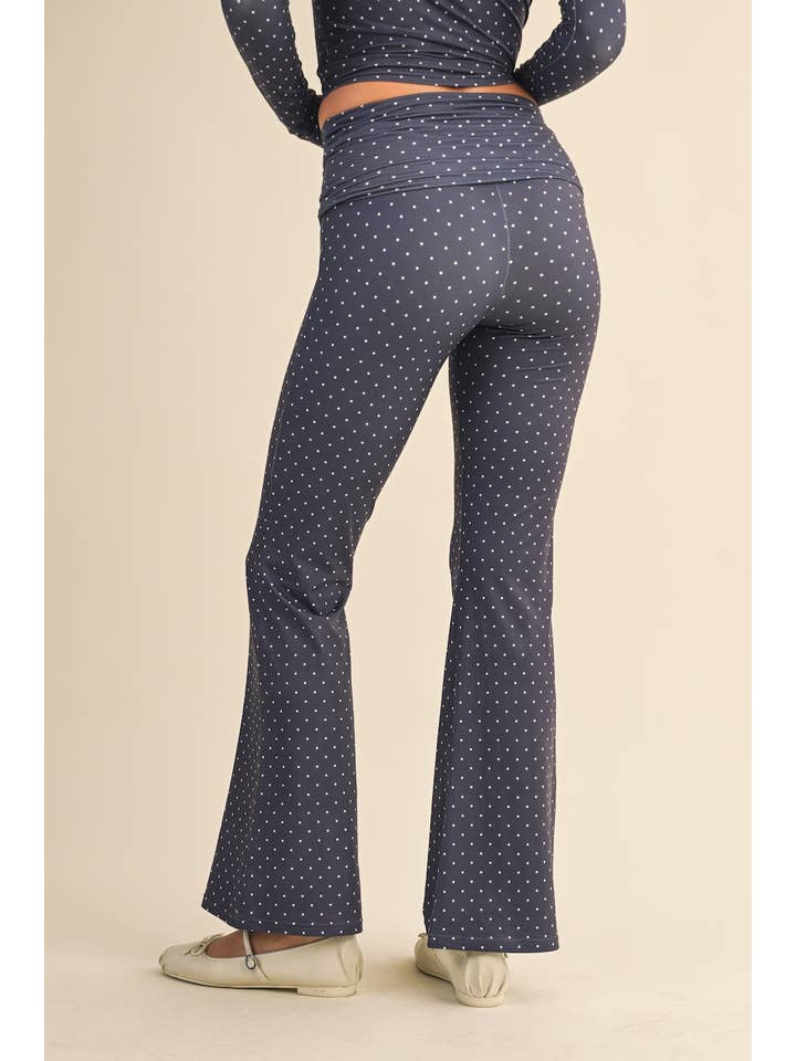 KIMBERLY C – Großhandel Sport-/Lounge-Leggings – Damen – Polka-Dot-Print Weiche Strickjersey-Faltbund-Schlaghose4