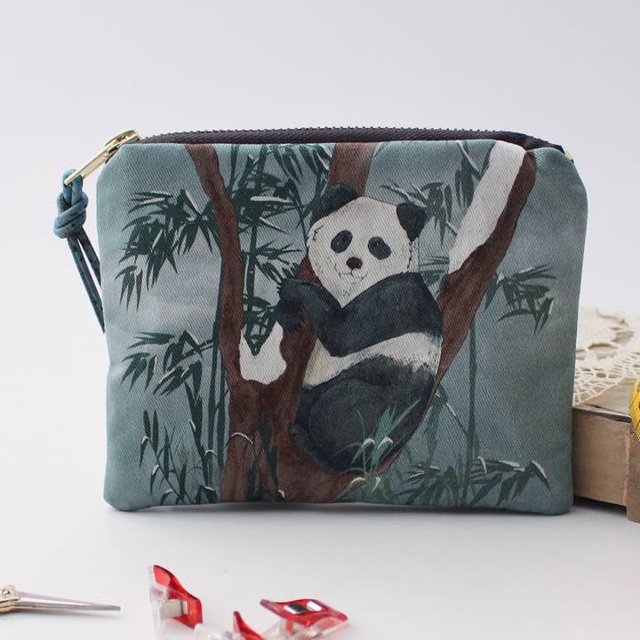 Paula le panda | Pochette zippée | Trousse à cosmétiques pour la vente par The Blue Rabbit House