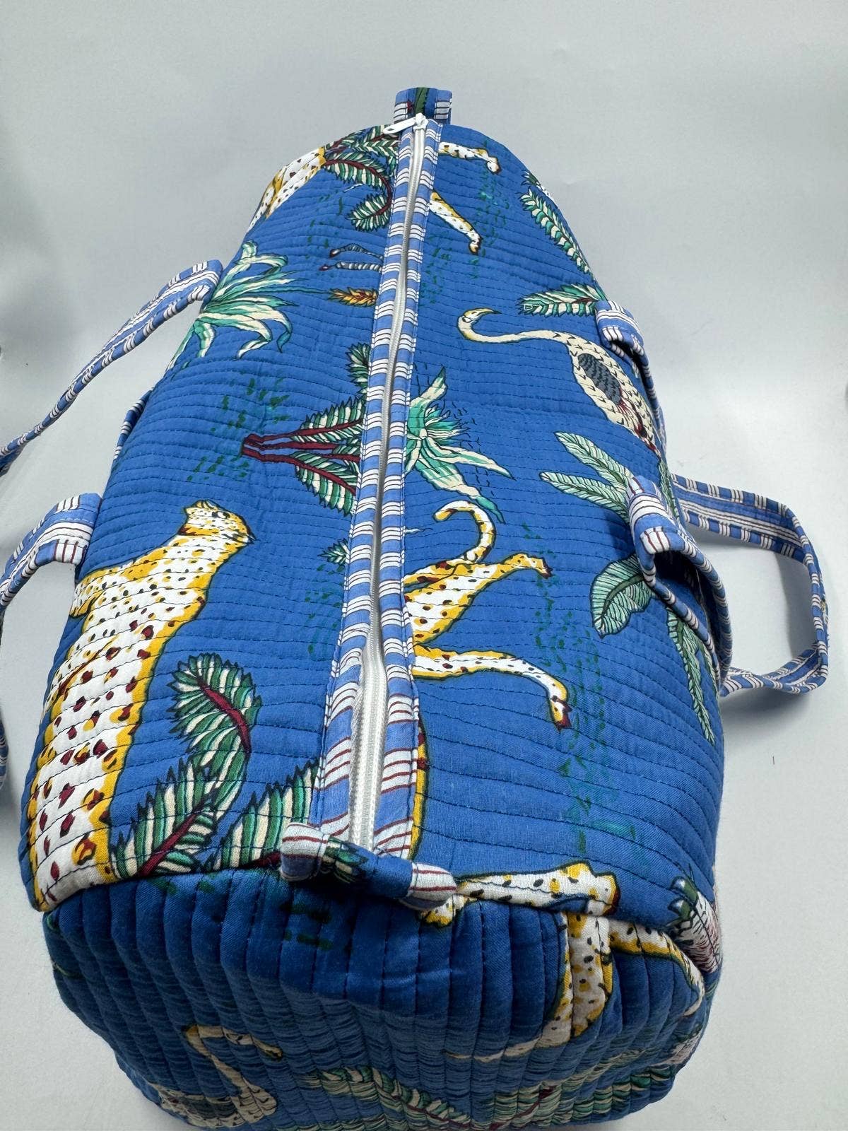 Funky Yak Ltd – wholesale Tote bag – Women's – 100% Cotton Kantha Quilted Boho Safari Duffle ToteBag (Zip)3
