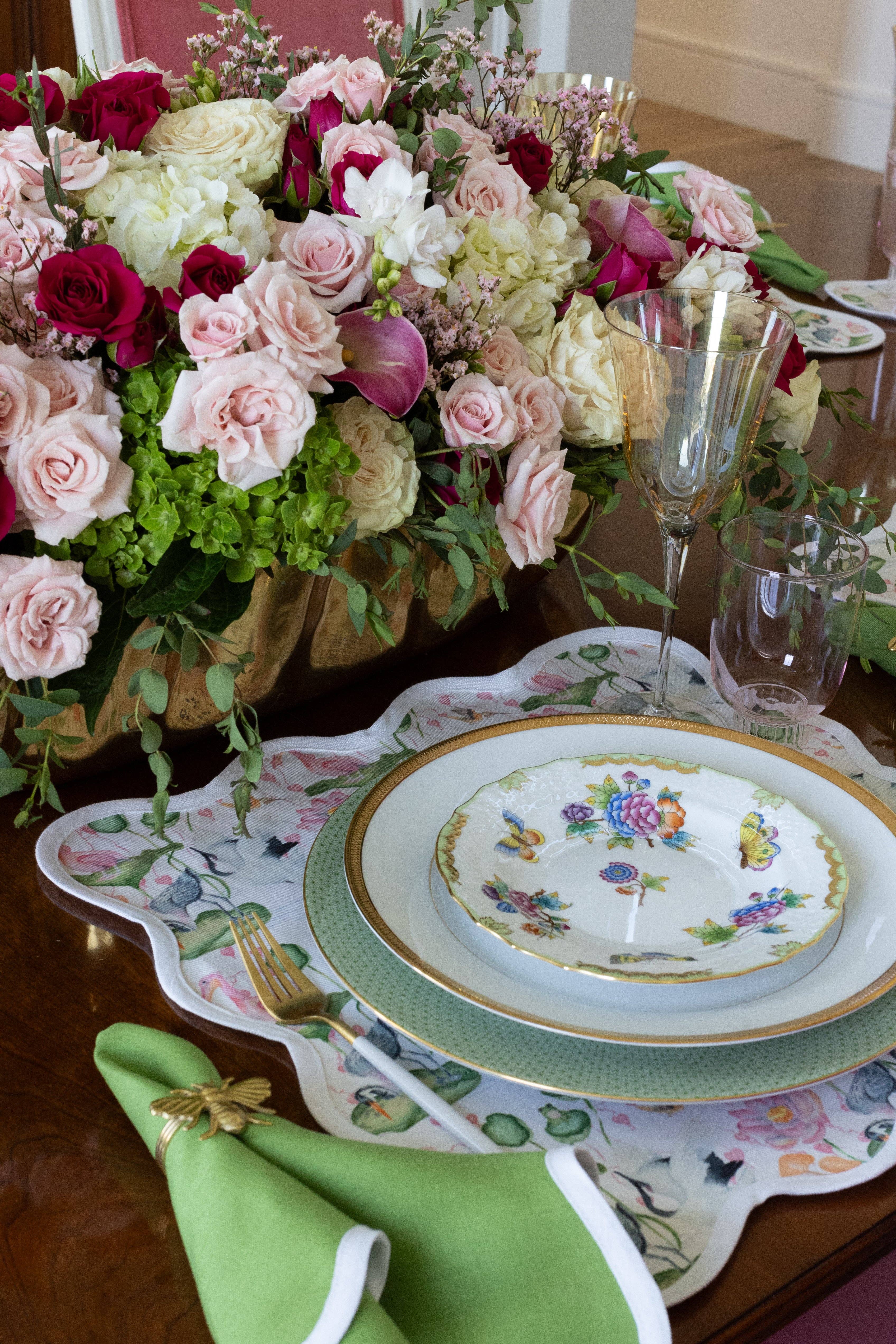 Frances Fields Home, formerly Fenwick Fields - Wholesale Dinner & Cloth Napkin - Linen Scalloped Square | Olive Green (4-pack)3