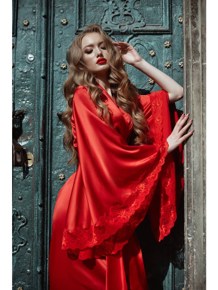 KÂFEMME and Co - Wholesale Robe - Women's - Eliza Long Silky Kimono Robe - Black, Grey, Red4