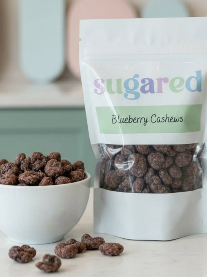Noix de cajou rôties aux myrtilles pour la vente par Sugared
