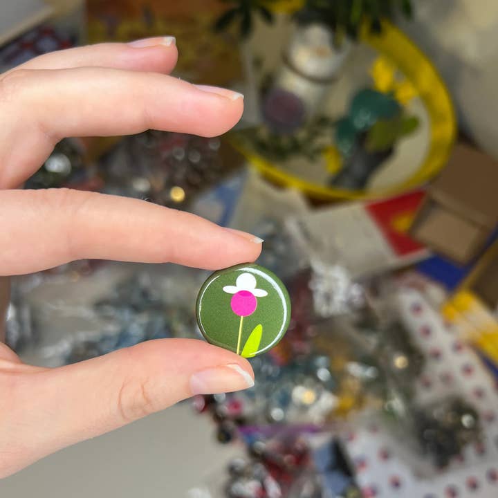 Little Dipper Art - Wholesale Lapel Pin/Button - Lady Slipper Tiny Circle Pin1