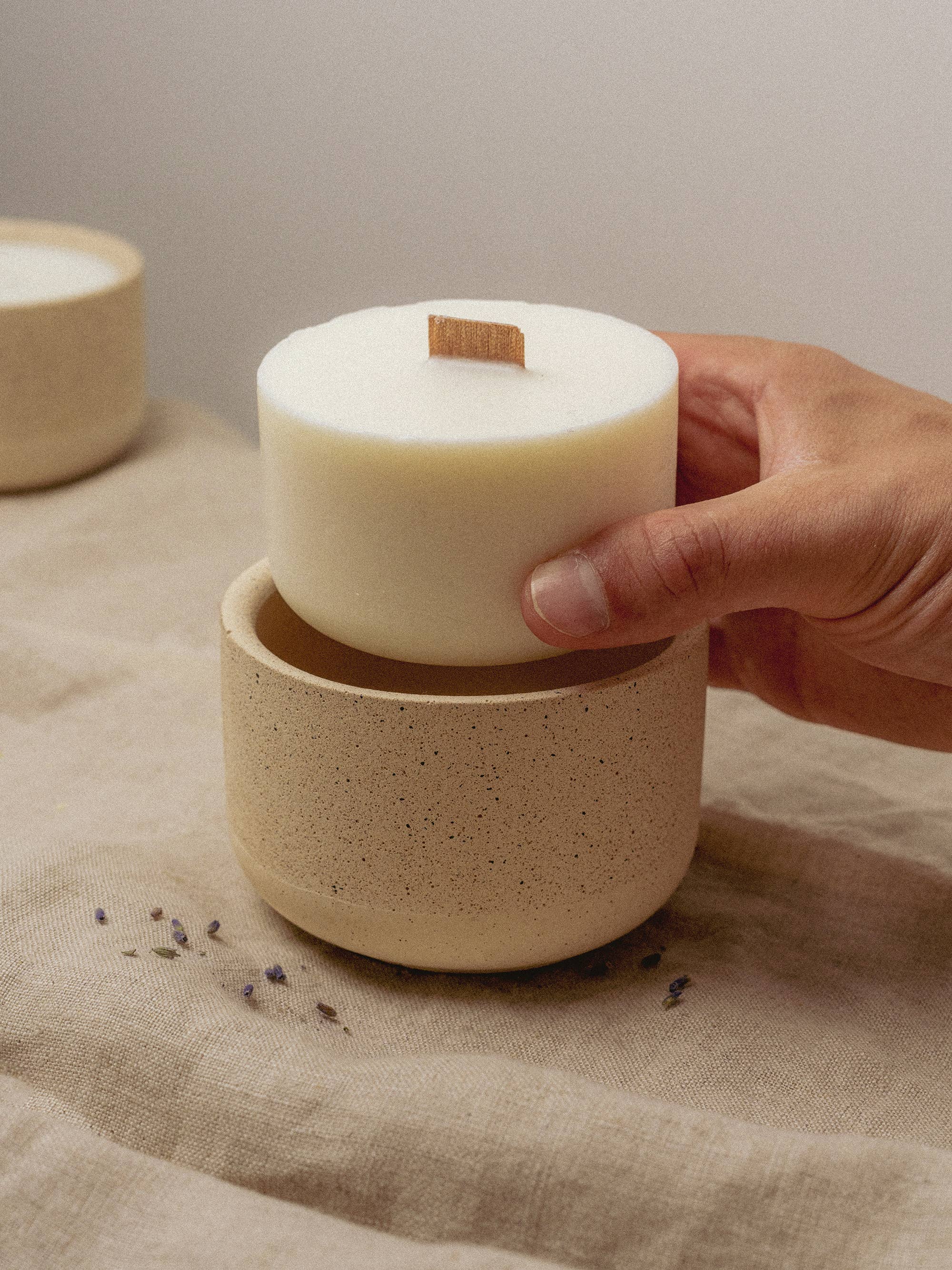 Bobella Co. - Wholesale Jar/Filled Candle - Botanical Soy Wax Candle Pot