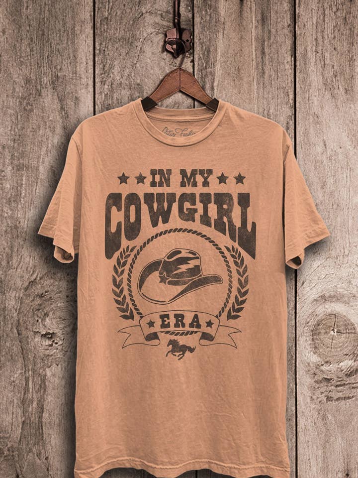 Top graphique In My Cowgirl Era pour la vente par Lotus Fashion Collection