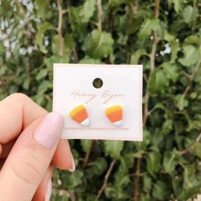 Candy majs Polymer ler Stud Øreringe for engroshandel hos Honey Dijon