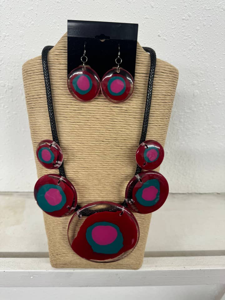 BLACK WAX CORD WITH RED TURQUOISE AND PINK FIVE ROUND RESIN for wholesale by International Duru's