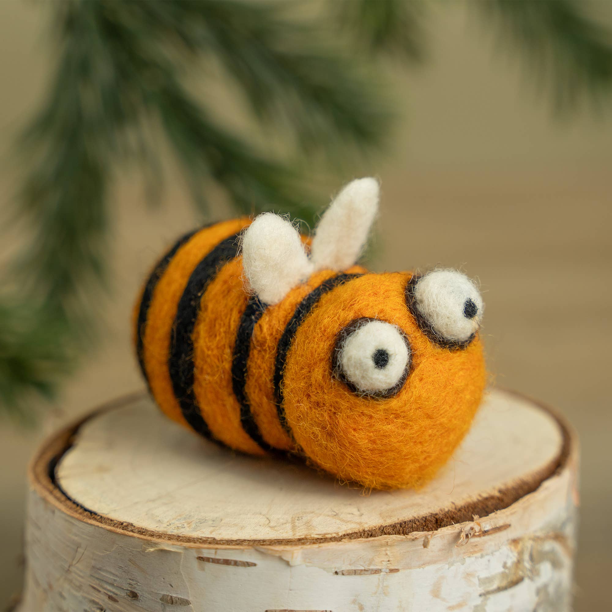 Woolbuddy – Ornamento por atacado – Ornamento de Abelha em Lã Feito à Mão – Decoração Oferecível para o Natal1