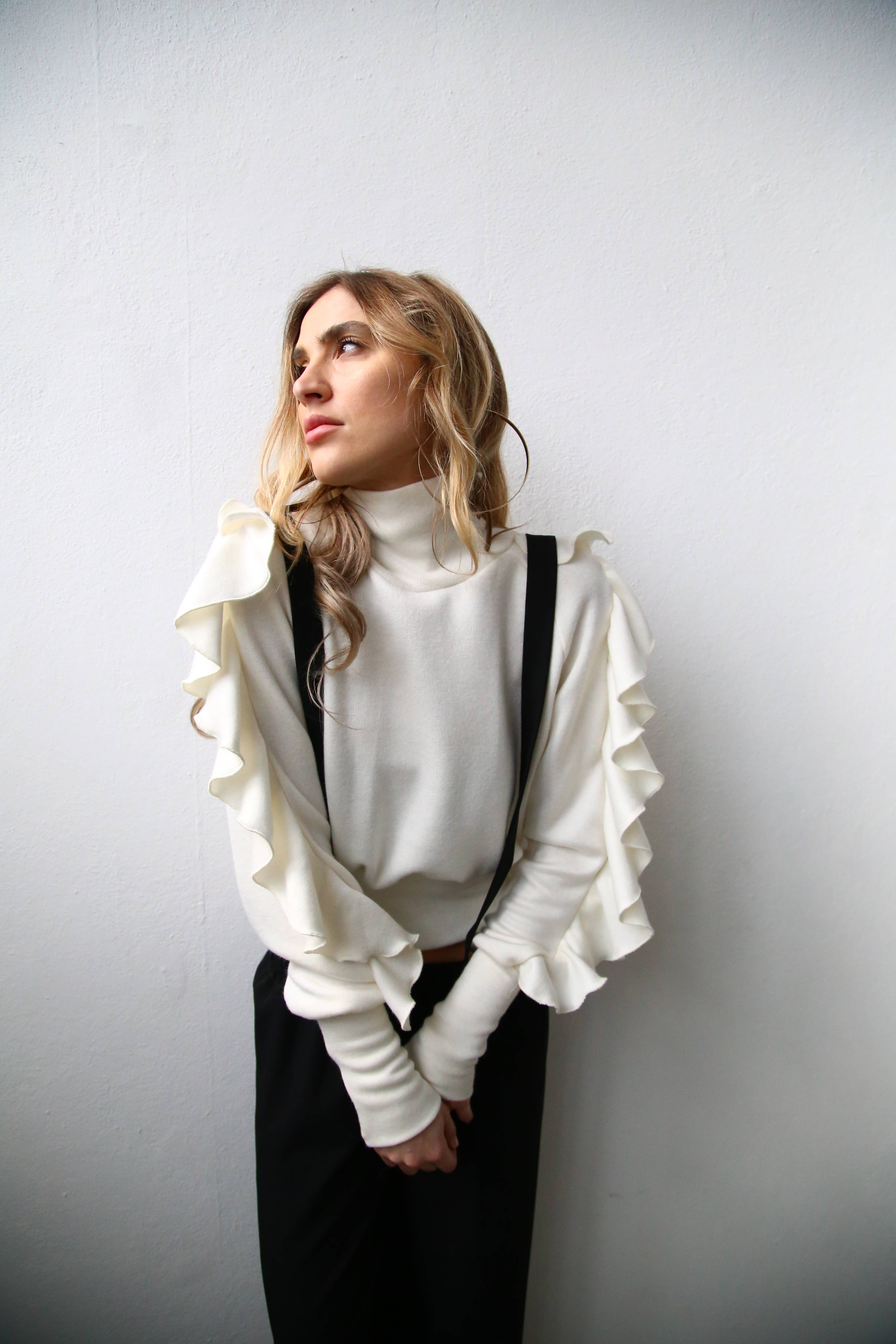 Vit Oslo raglantröja med volangärmar och polo, vit för wholesale på Faire7