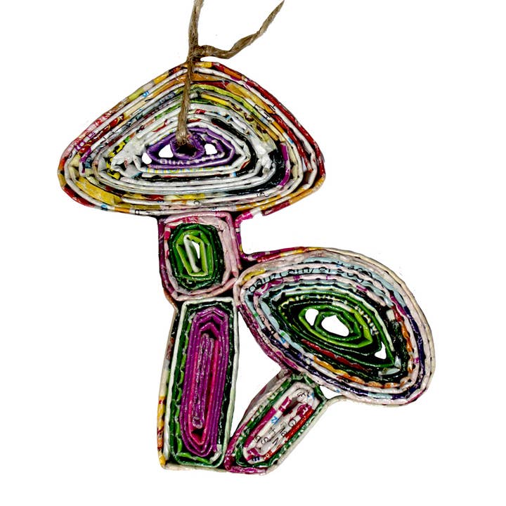 Ornement Champignon en Magazine Recyclé - TLV159 pour la vente par World Buyers