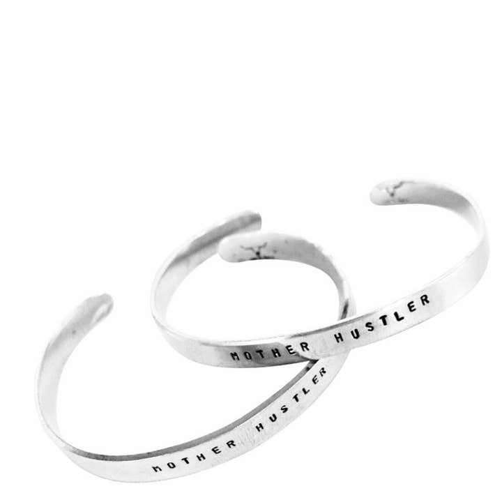 Manchette faite main de Mother Hustler pour la vente par Lux + Luca Jewelry Co.