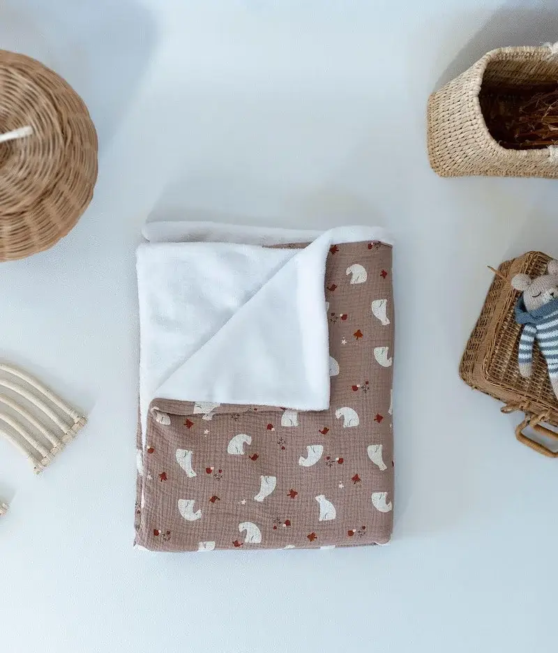 Manufacture des bébés français – wholesale Filtar – Barn och baby – Moccha Björntäcke10