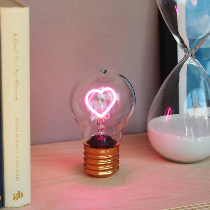 Luckies of London - Wholesale Accent/Desk Lamp - Magic Cordless Heart Lightbulb