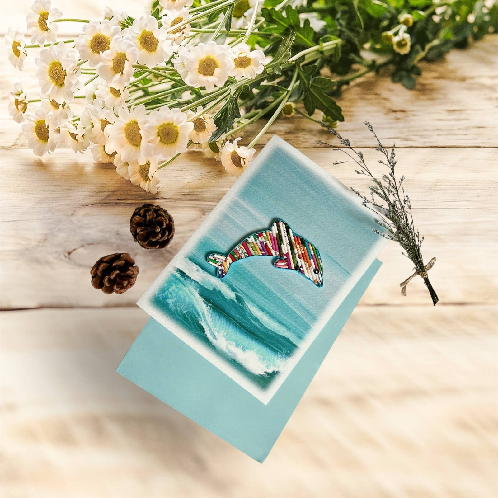 Loving Nature – Engroshandel Hverdagshilsen kort – Dolphin Card Håndlavet fra Recycled Magazine7