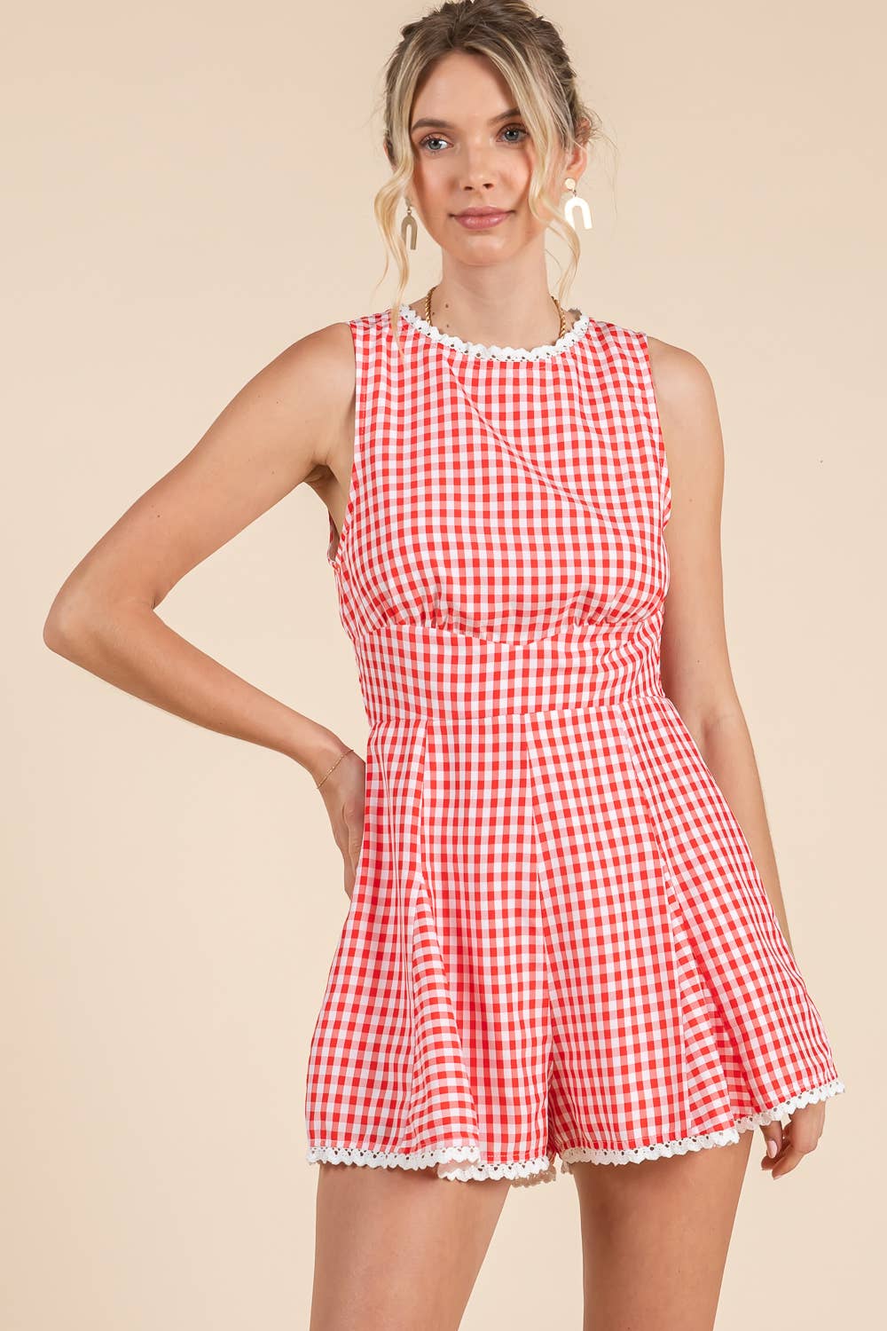 BABY PINK – Großhandel Romper – Damen – Gingham-bedruckter Strampler mit Spitzenbesatz.27
