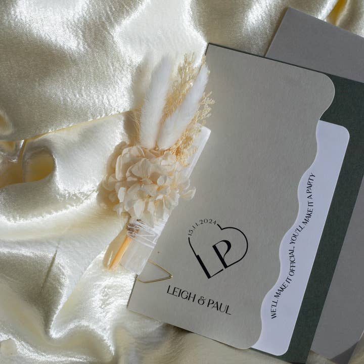 Moss and Magnolia - Wholesale Dried/Pressed Flowers - Selenite Poises (New and Improved) 1