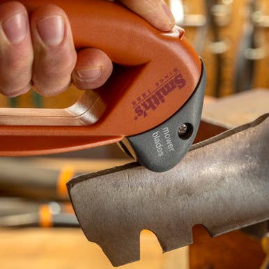 Smiths - Wholesale Garden Tool - Lawn Mower Blade Sharpener
