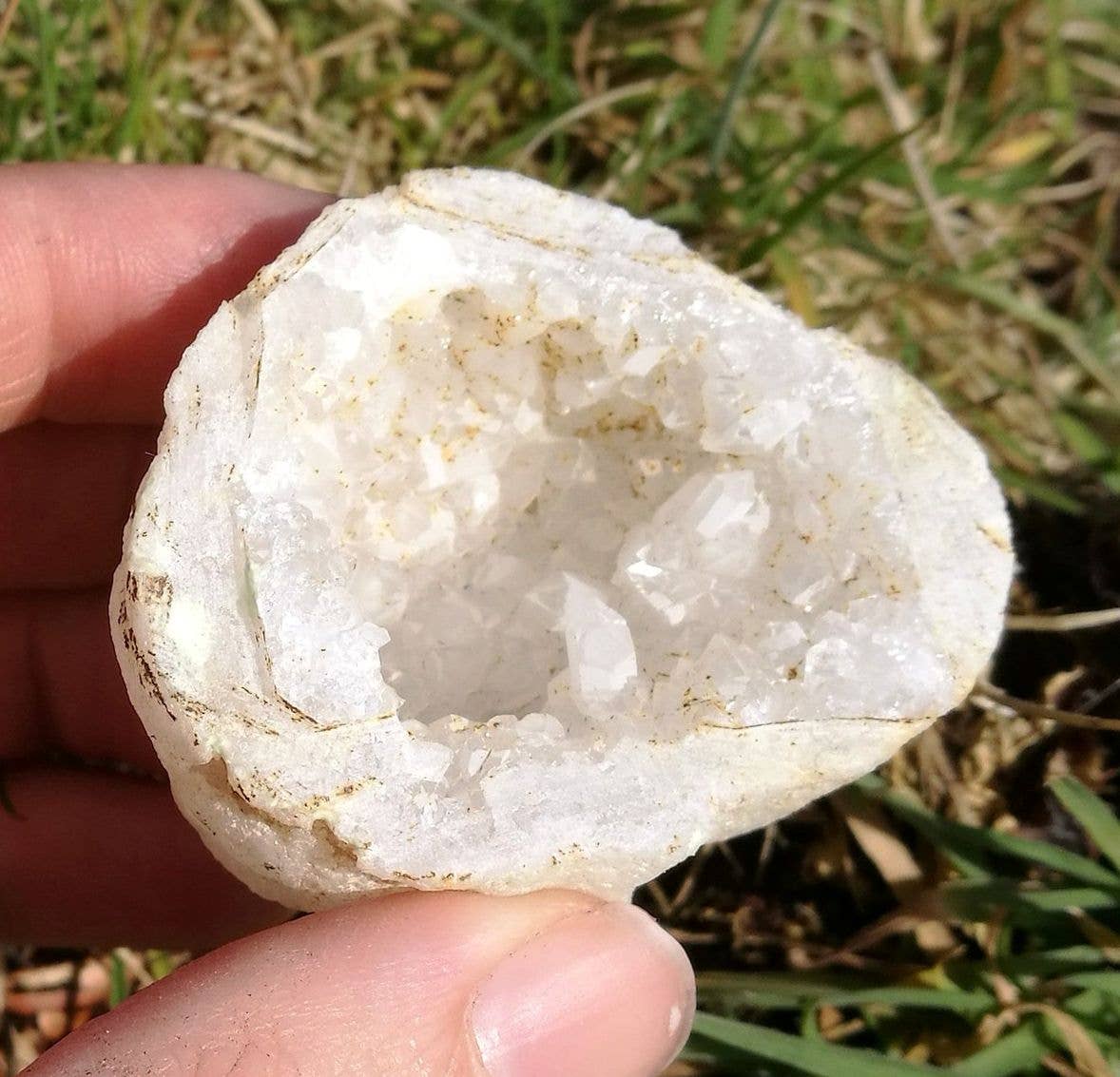 Elf Kendal Hippies - Wholesale Spiritual Stone/Crystal - glow geode 2-3cm glowing stone 0.8-1.2inch glow in the dark1