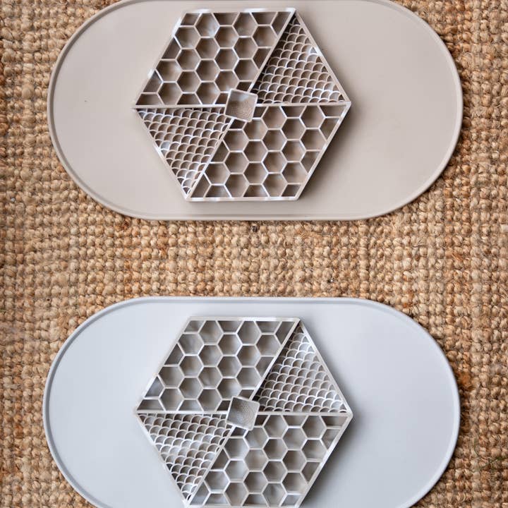 LIEVICK - Wholesale Pet Food Mat - Dog - LIEVICK Lick mat | Gray & White 3