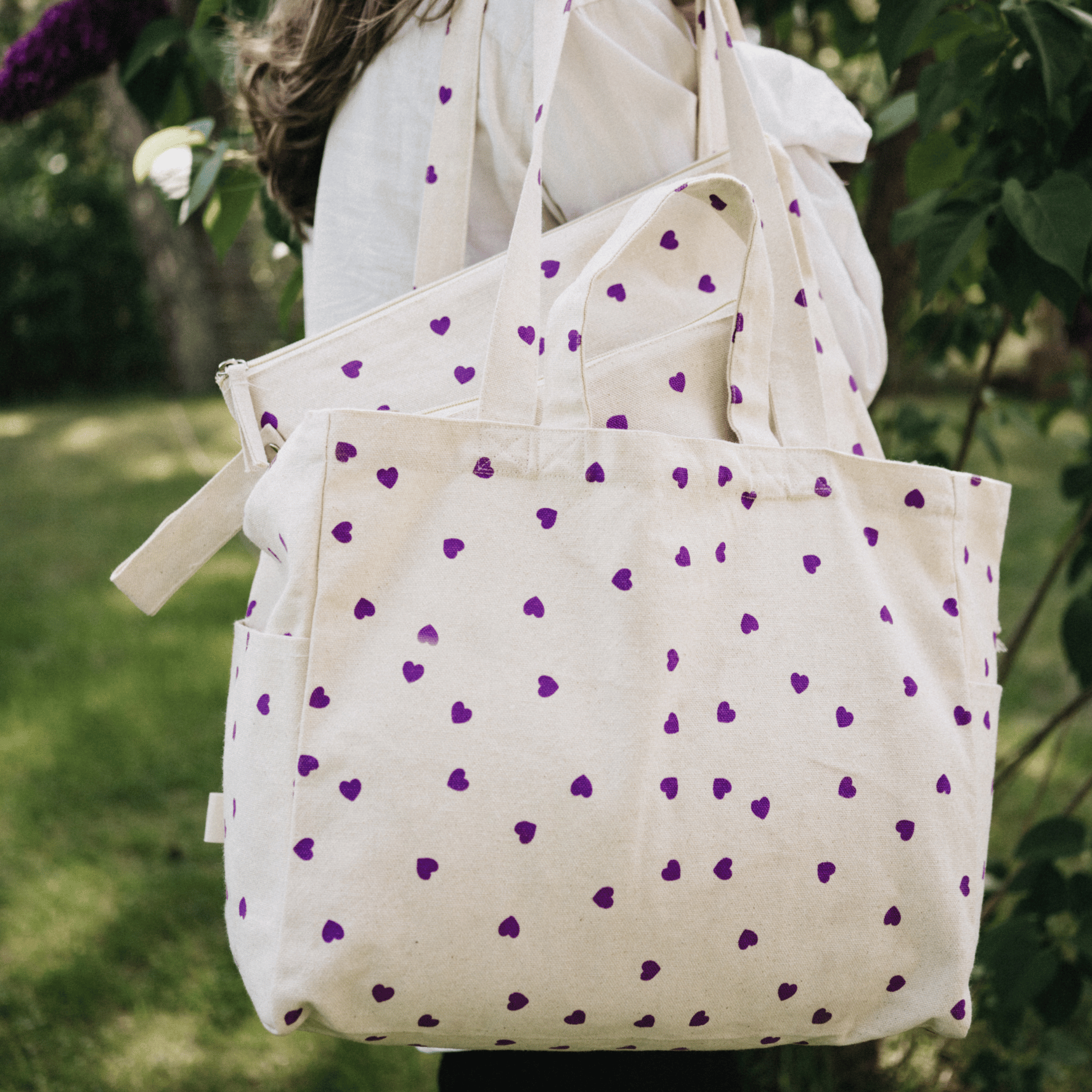 OMOM - Wholesale Tote Bag - Women's - Organic Tote LOW - Purple hearts1