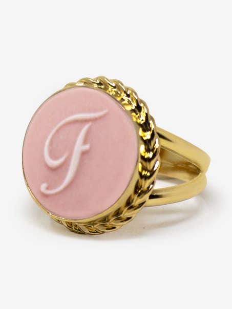 Guld Vermeil Pink Cameo Ring Indledende F for engroshandel hos Vintouch Jewels