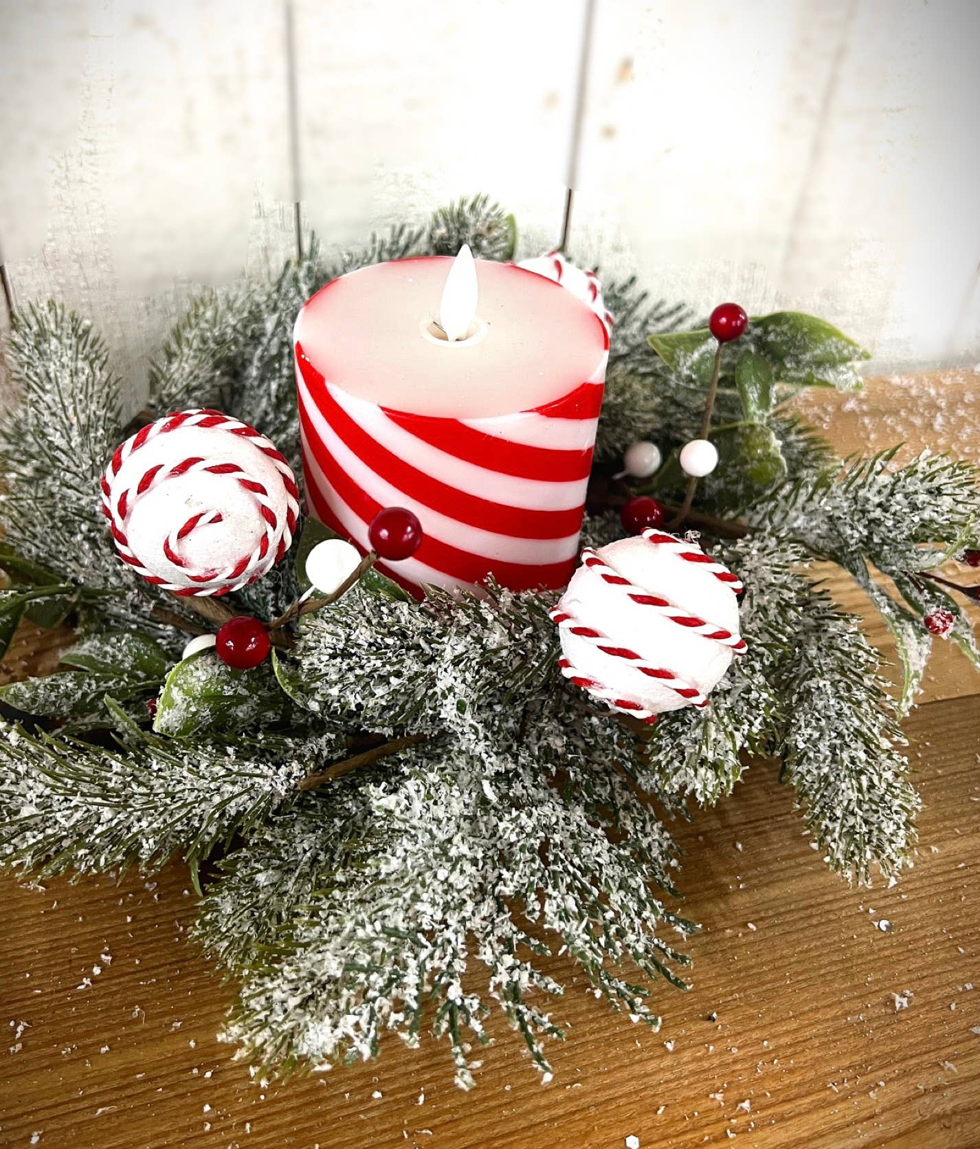 Wholesale Home Decor - Wholesale Krans - Kerstkaarsring met pepermunt van 4,5 inch0