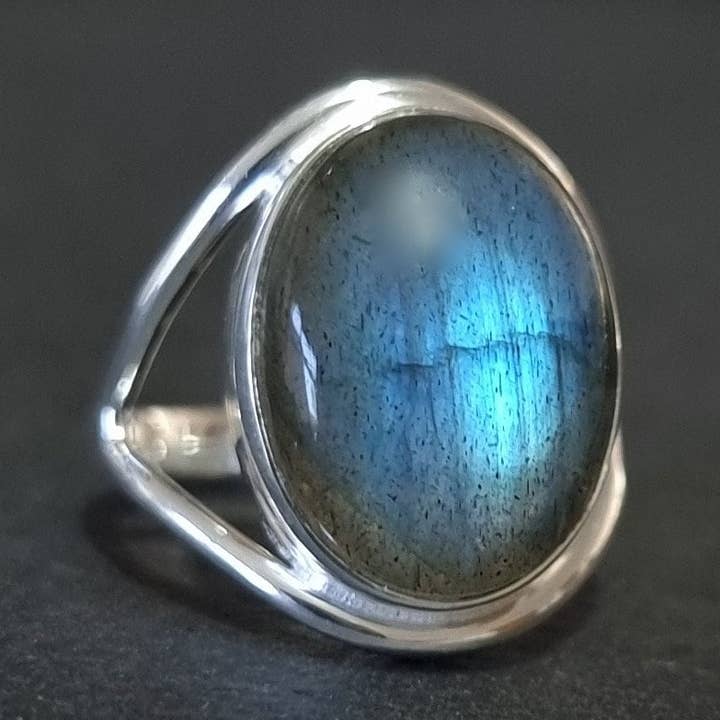 Unisex Ovaler Labradorit-Ring | 925 Silber | 15 mm x 12 mm für den Großhandel von Mistry Gems