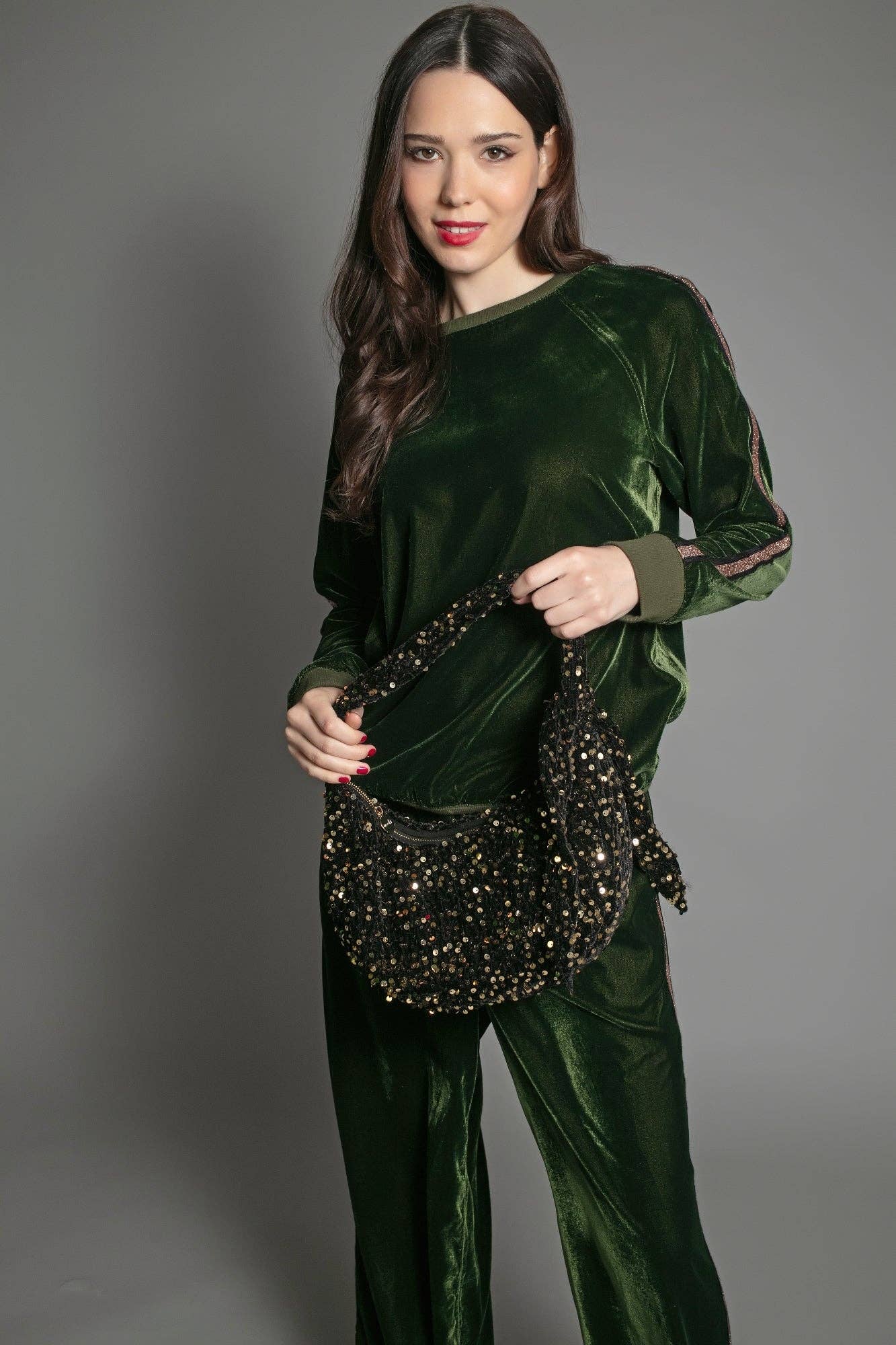 GULD MIX NESSA HALF MOON PAILLETASKE GULD for engroshandel på Faire